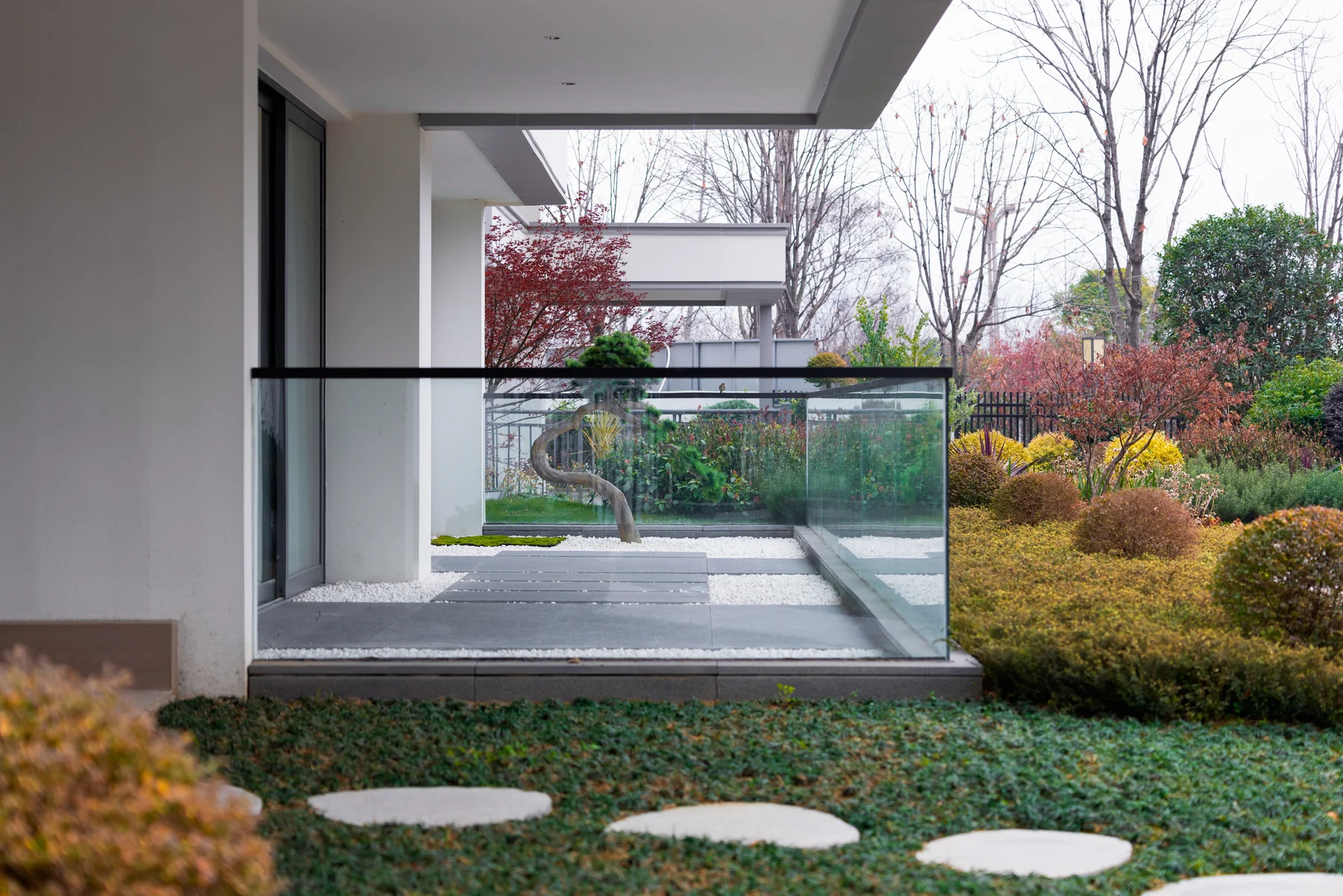 Shanhe Mingzhu garden and building edge